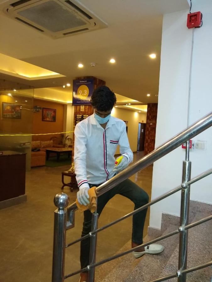 Airport Hotel Tashree Нью-Дели Экстерьер фото