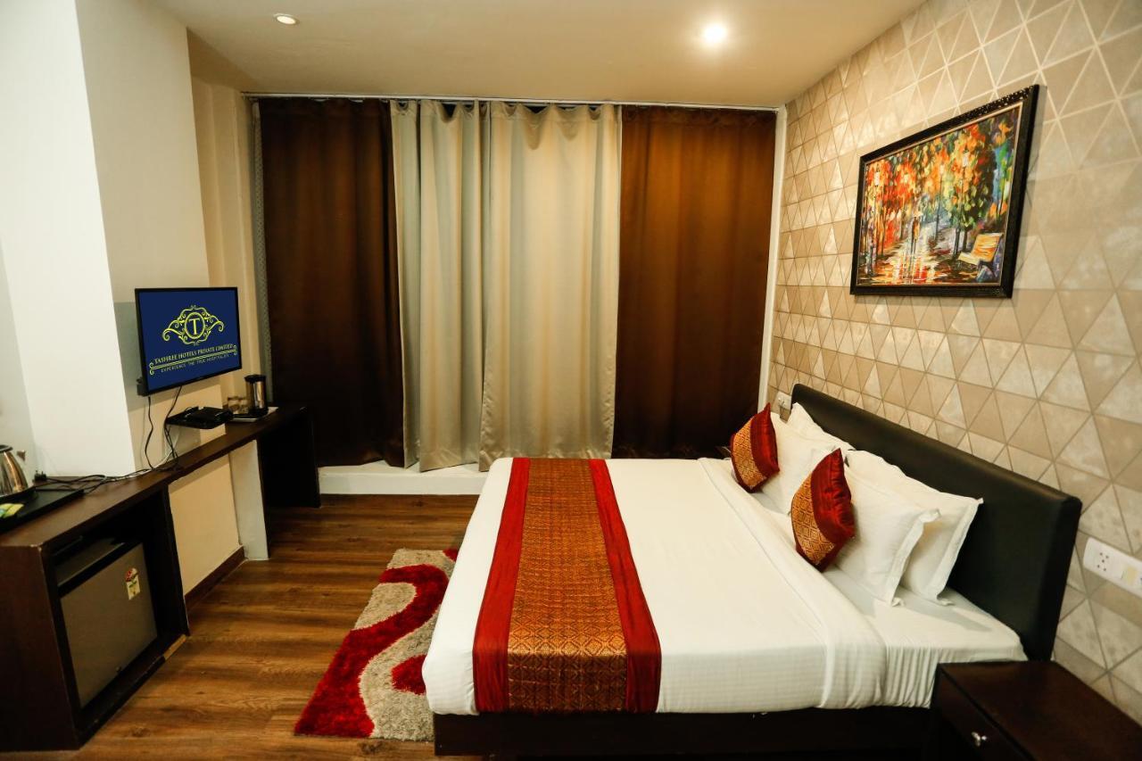 Airport Hotel Tashree Нью-Дели Экстерьер фото