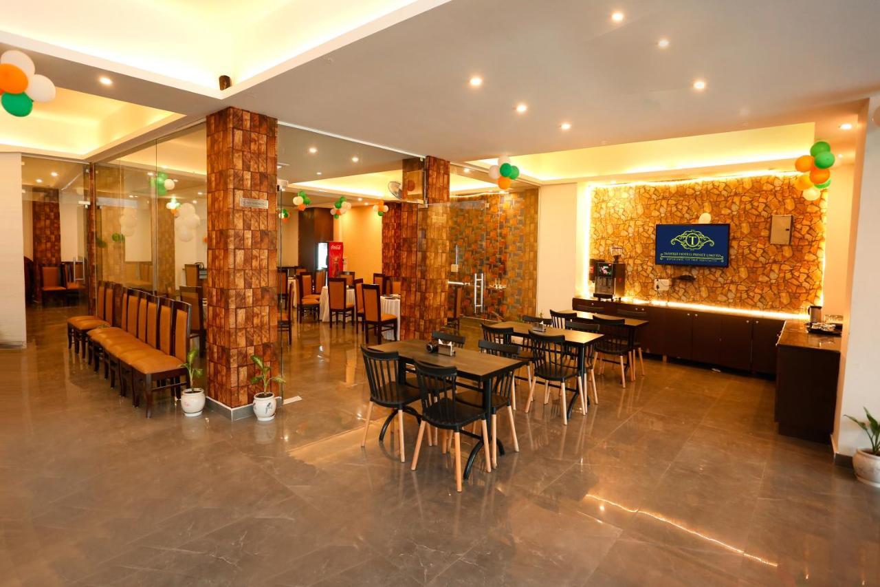 Airport Hotel Tashree Нью-Дели Экстерьер фото